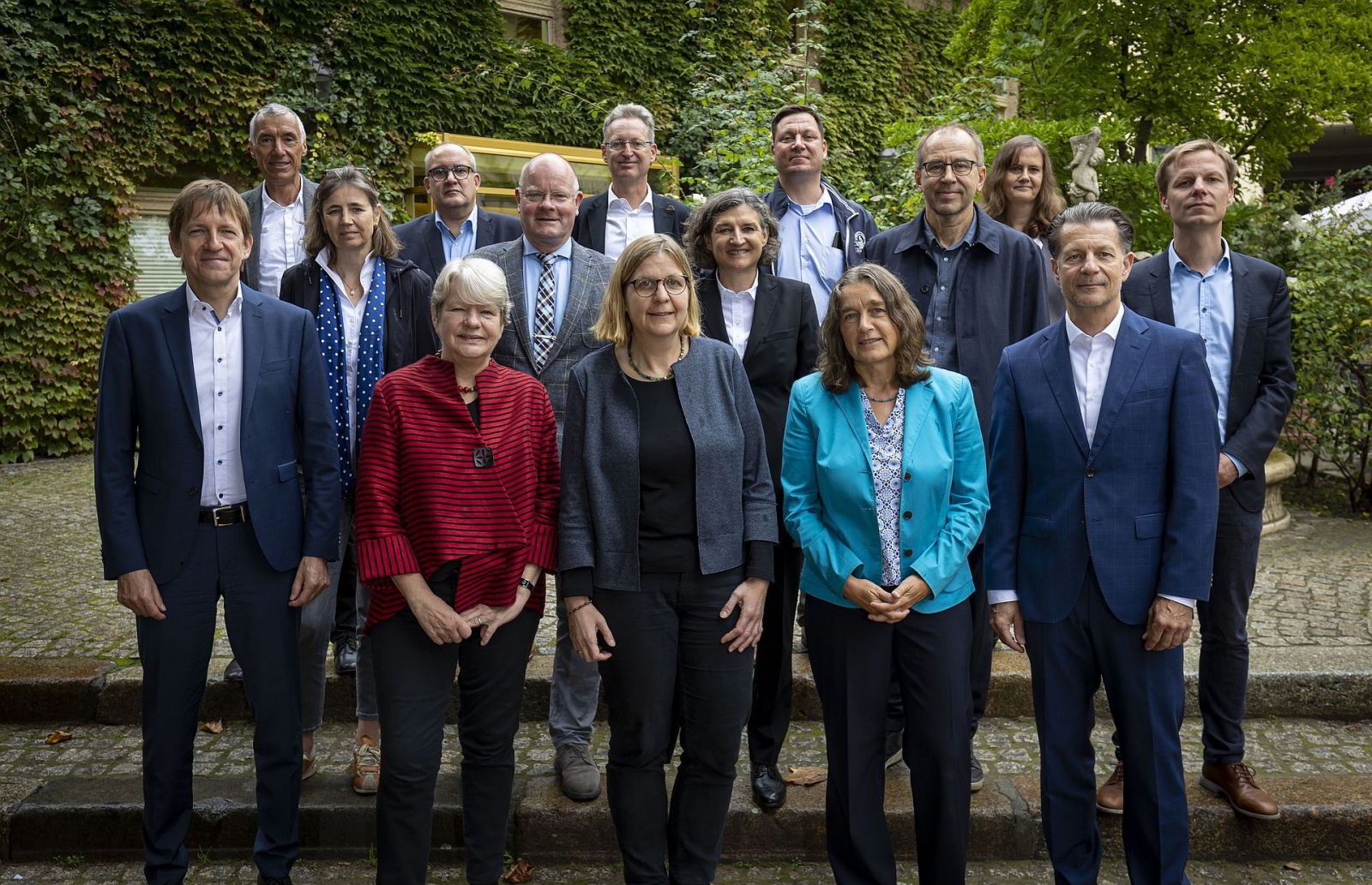 Gruppenbild des Bioökonomierats (BÖR III)