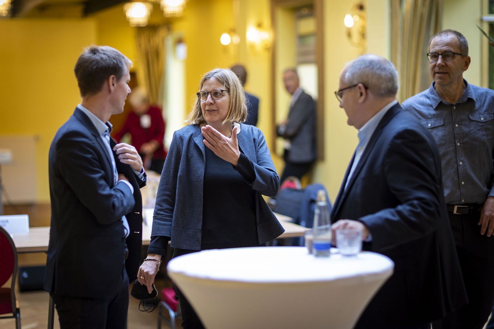 Diskussion zwischen den Ratsmitgliedern